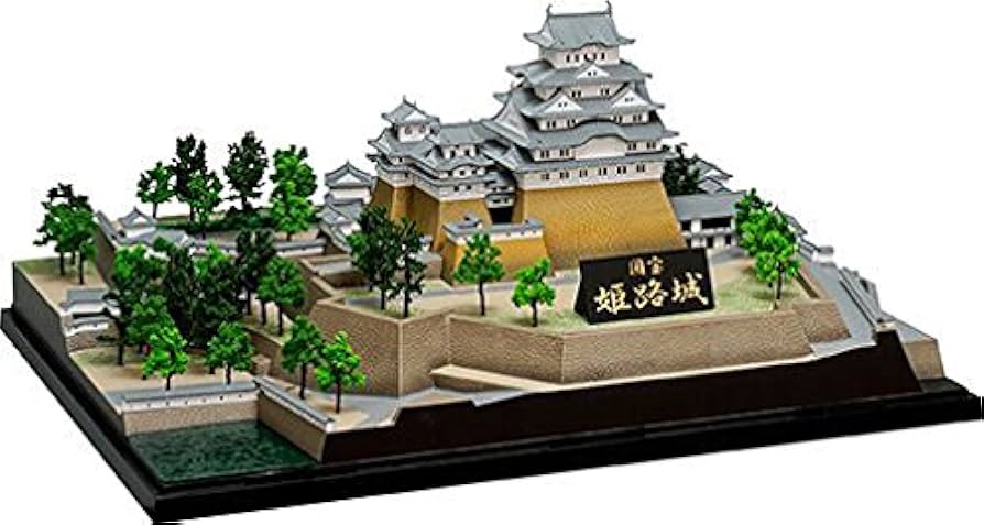 姫路城　秋（紅葉）バージョン　プラモデル　組立済完成品 安土城 秋（紅葉）バージョン プラモデル 組立済完成品 - メルカリ